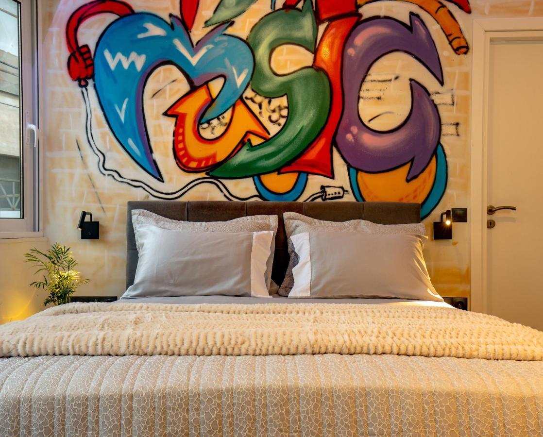 Triple A - Graffiti Homage In Psirri Square - Free Parking! Apartment เอเธนส์ ภายนอก รูปภาพ